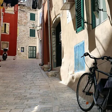 Art - Old Town - Parking